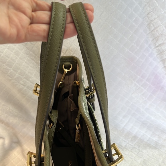 Michael Kors purse and wallet combo. - Picture 15 of 15